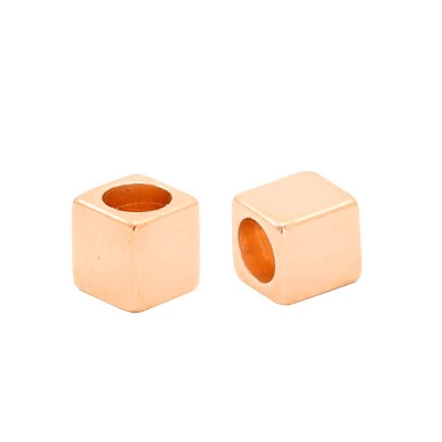 Fém köztes kocka 4 x 4 mm Rose gold