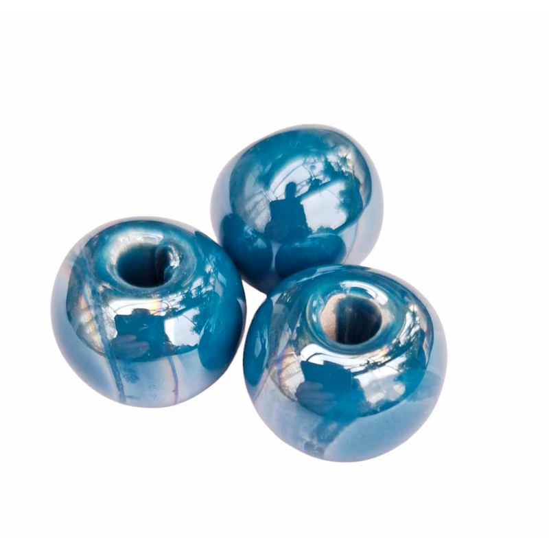 17mm-es fényes mázas kerámiagyöngy Winter Blue