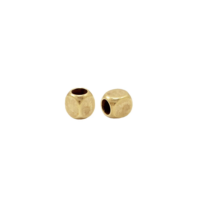Fém köztes kocka 4,7 x 4 mm Antik bronz